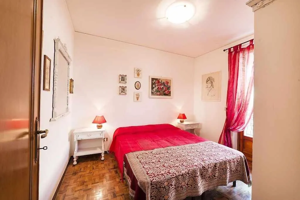 Casa Carlacon Giardino Vicino Al Centro E Lago Garda  Italia