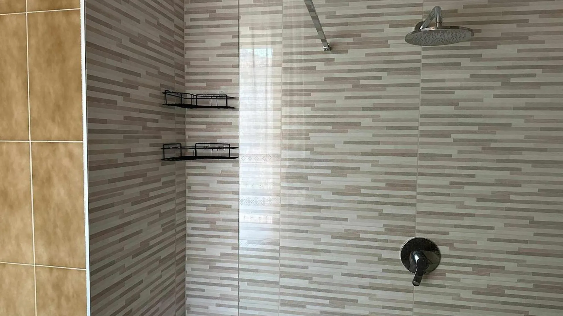 Casa Carlacon Giardino Vicino Al Centro E Lago Garda  Appartamento Garda (Verona)