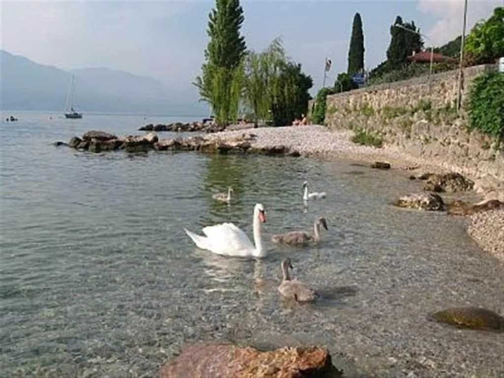 Casa Carlacon Giardino Vicino Al Centro E Lago Garda  Italy